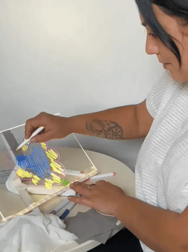 Mamma che disegna con Luminella